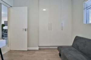 Haymarket-McGeer-Kitchens-Quartz-Countertop-Finishing